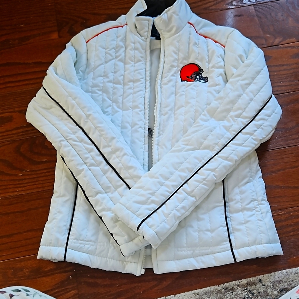 Womens NFL Cleveland Browns quilted jacket